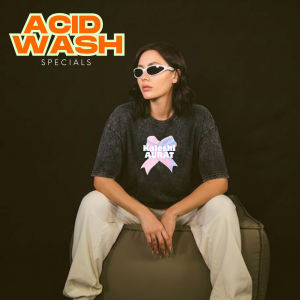 'Kaleshi Aurat- Graphic T-shirt'